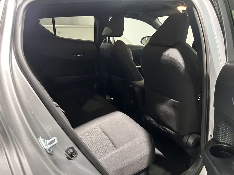 Toyota Toyota C-HR usata a Milano (8)