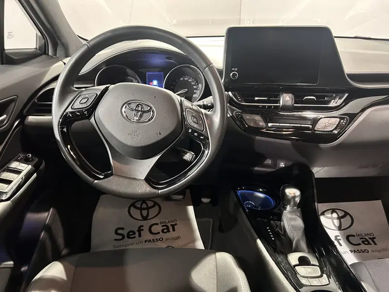 Toyota Toyota C-HR usata a Milano (9)