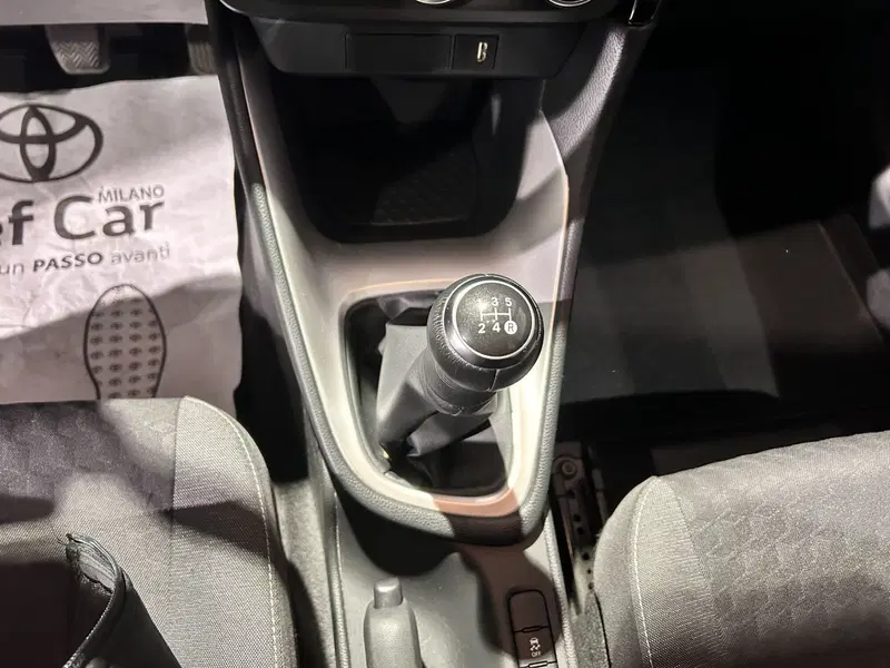 Toyota Yaris usata a Milano (13)