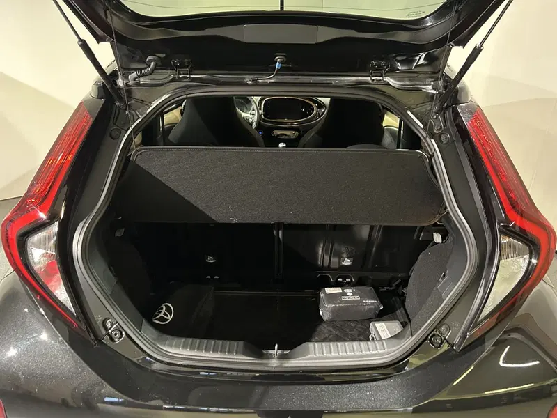 Toyota Aygo X usata a Milano (10)