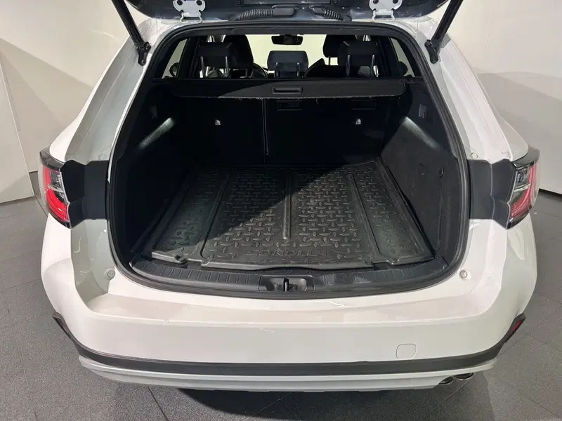 Toyota Corolla Touring Sports usata a Milano (6)