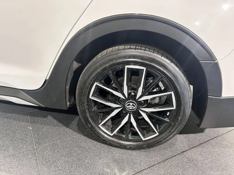 Toyota Corolla Touring Sports usata a Milano (7)