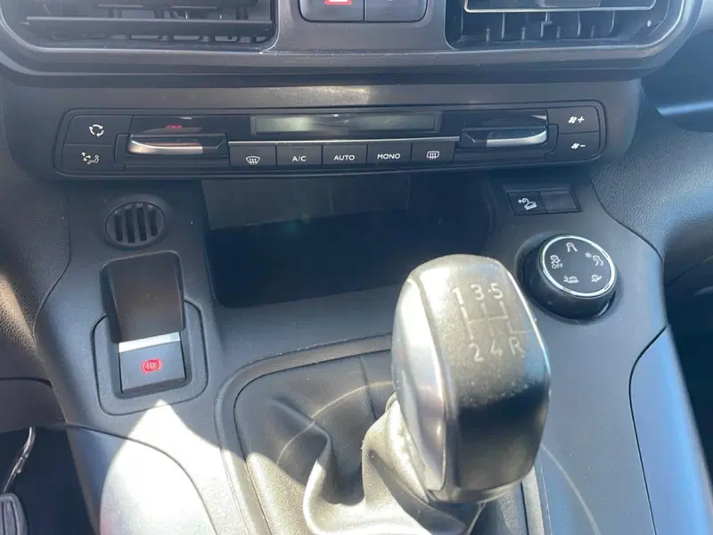 Peugeot Rifter usata a Bologna (19)