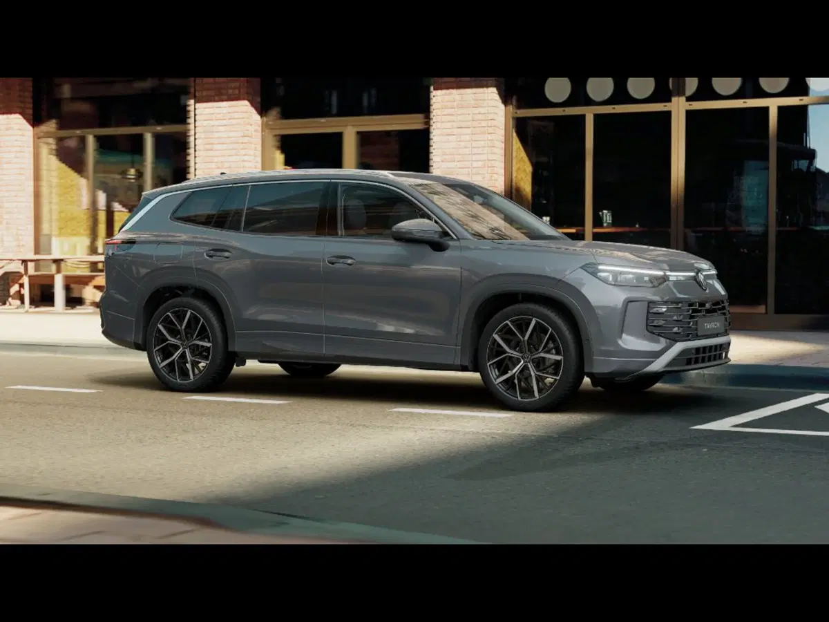 Volkswagen Tayron nuova a Livorno (3)