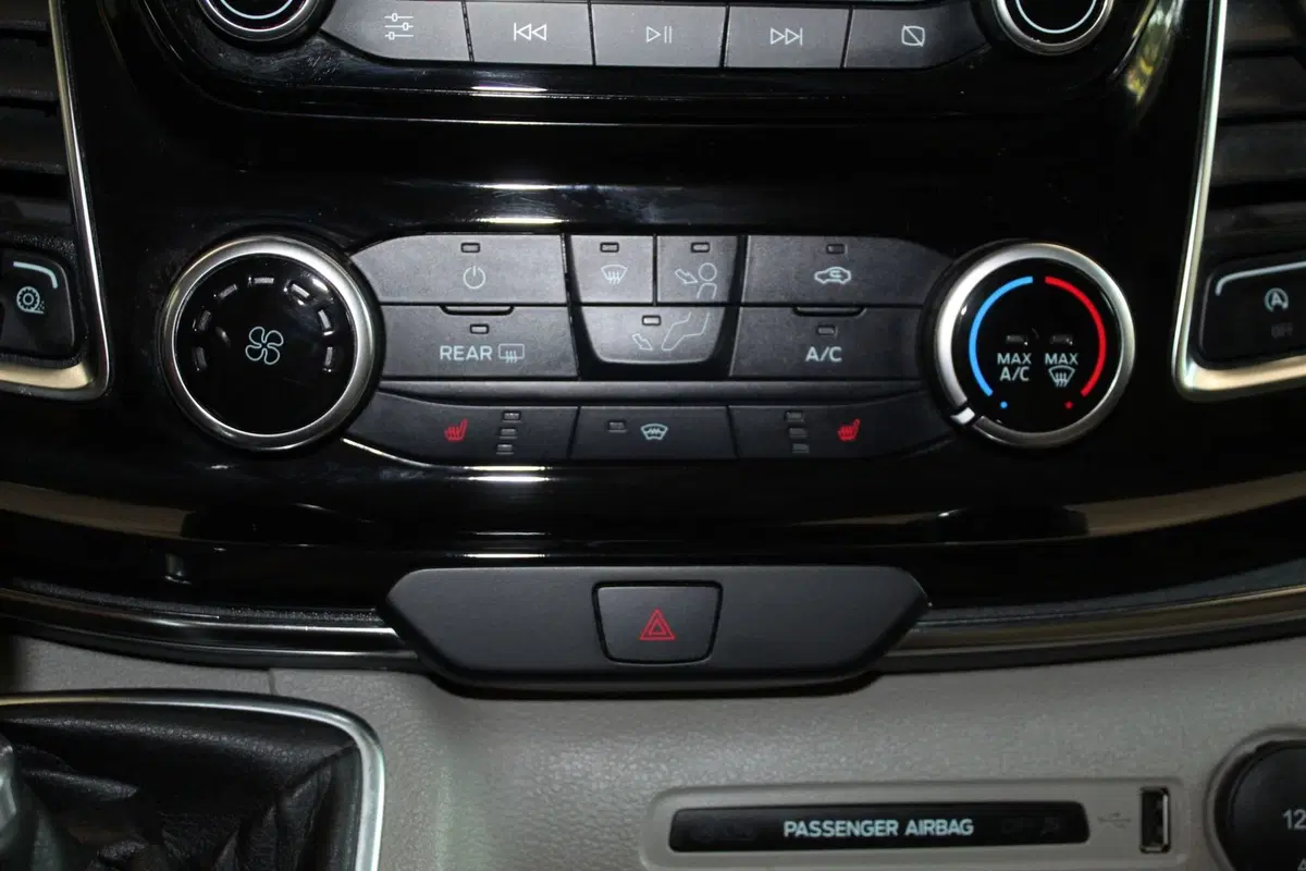 Ford Tourneo Custom usata a Cremona (11)