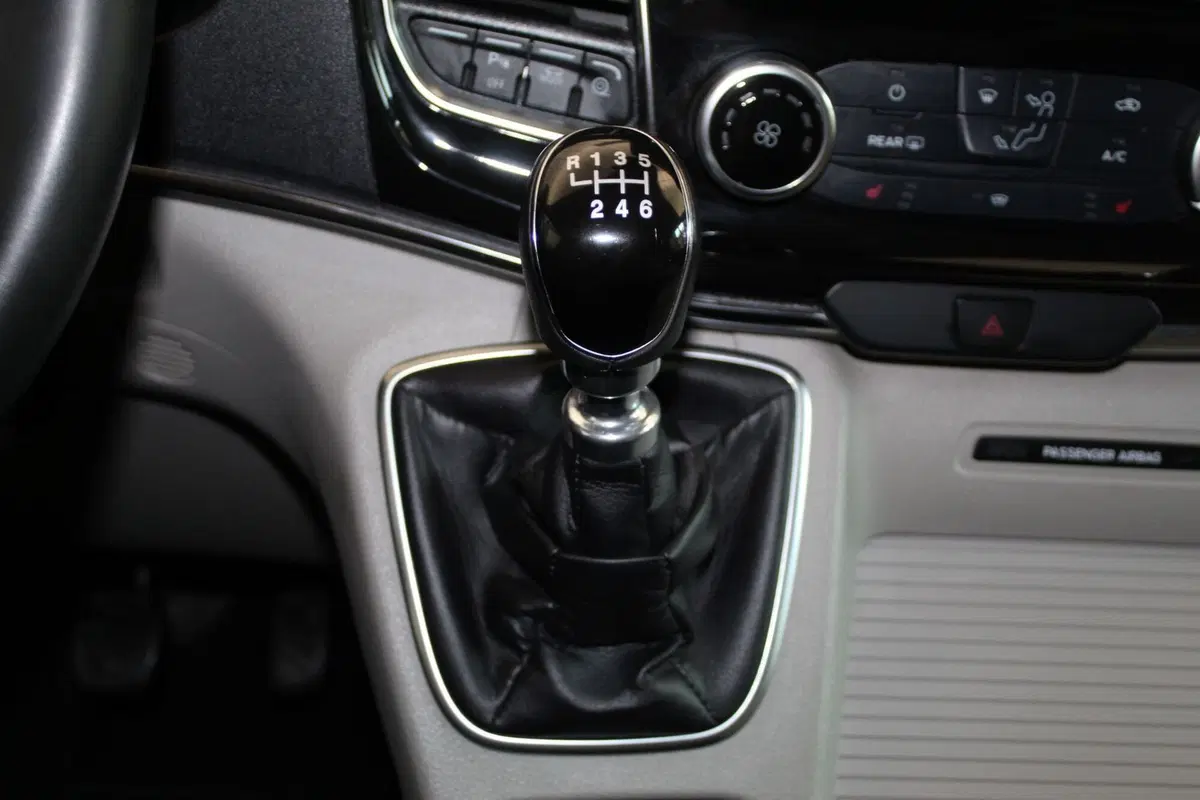 Ford Tourneo Custom usata a Cremona (12)