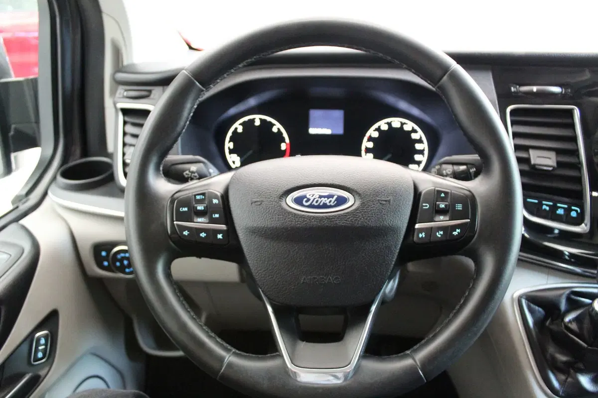 Ford Tourneo Custom usata a Cremona (4)