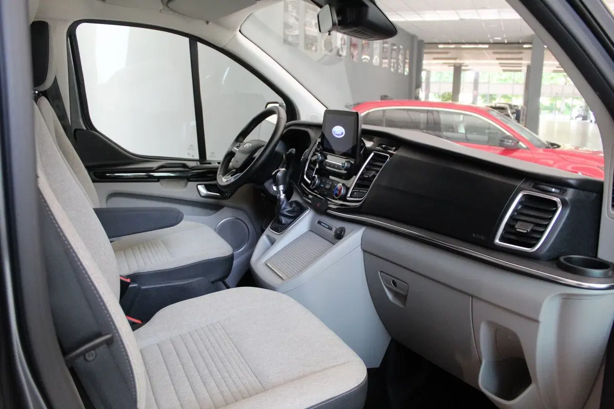 Ford Tourneo Custom usata a Cremona (6)
