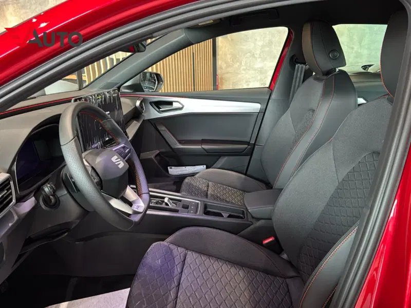 SEAT Leon nuova a Vercelli (13)