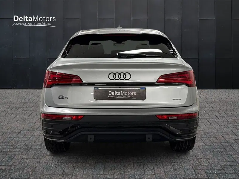 Audi Q5 Sportback usata a Rimini (4)
