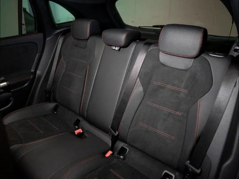 Mercedes-Benz GLA SUV nuova a Macerata (13)