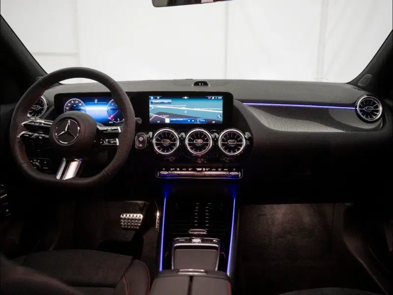 Mercedes-Benz GLA SUV nuova a Macerata (14)