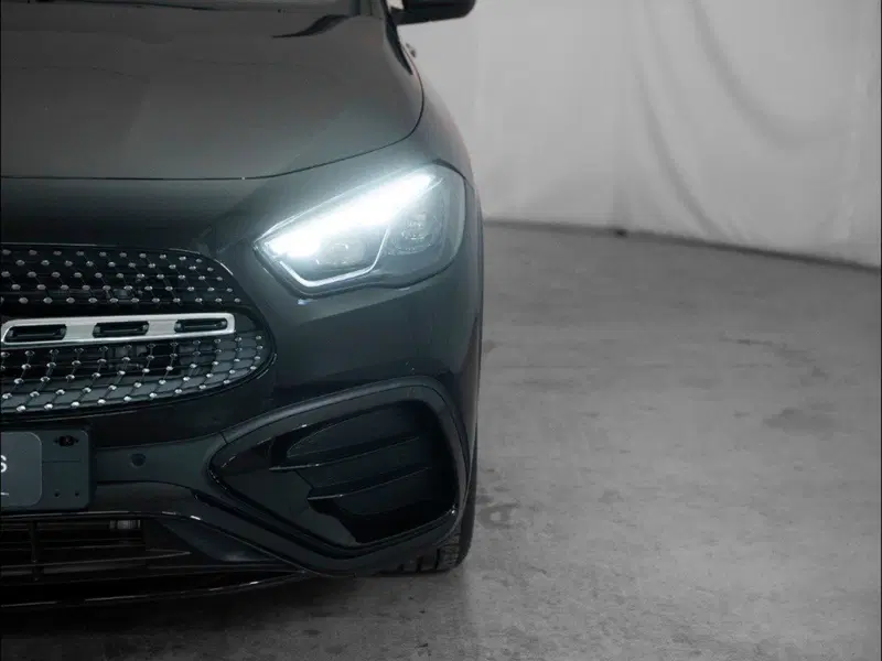 Mercedes-Benz GLA SUV nuova a Macerata (6)