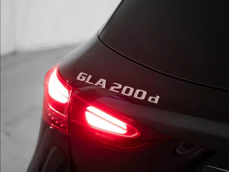 Mercedes-Benz GLA SUV nuova a Macerata (9)
