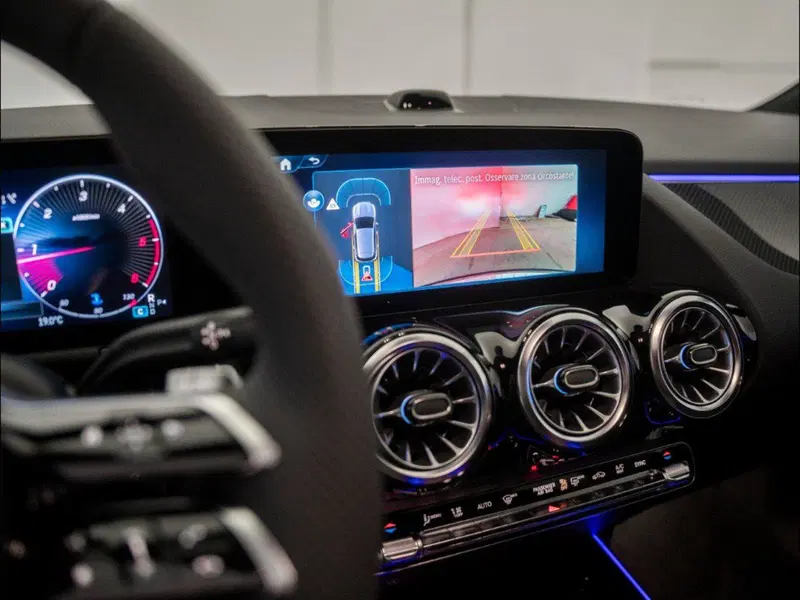 Mercedes-Benz GLA SUV nuova a Macerata (15)