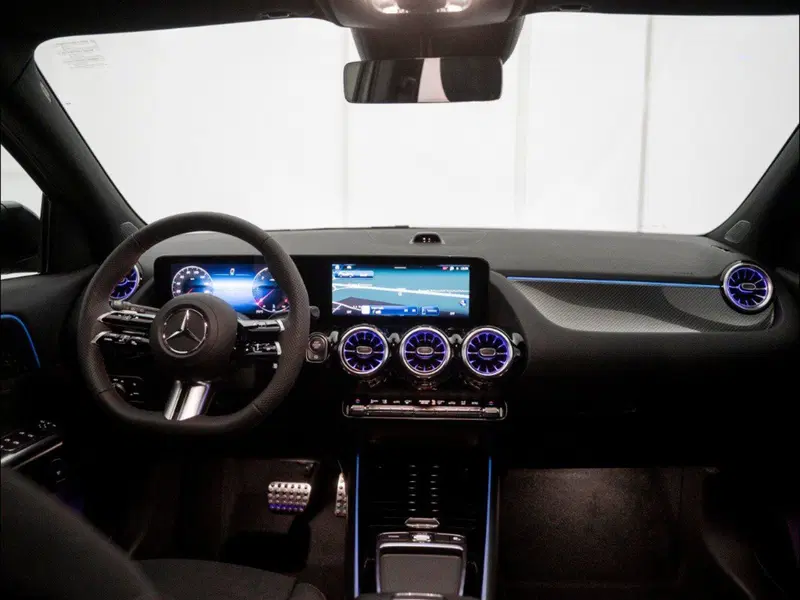 Mercedes-Benz GLA SUV nuova a Macerata (16)
