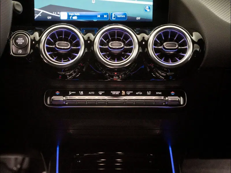 Mercedes-Benz GLA SUV nuova a Macerata (19)