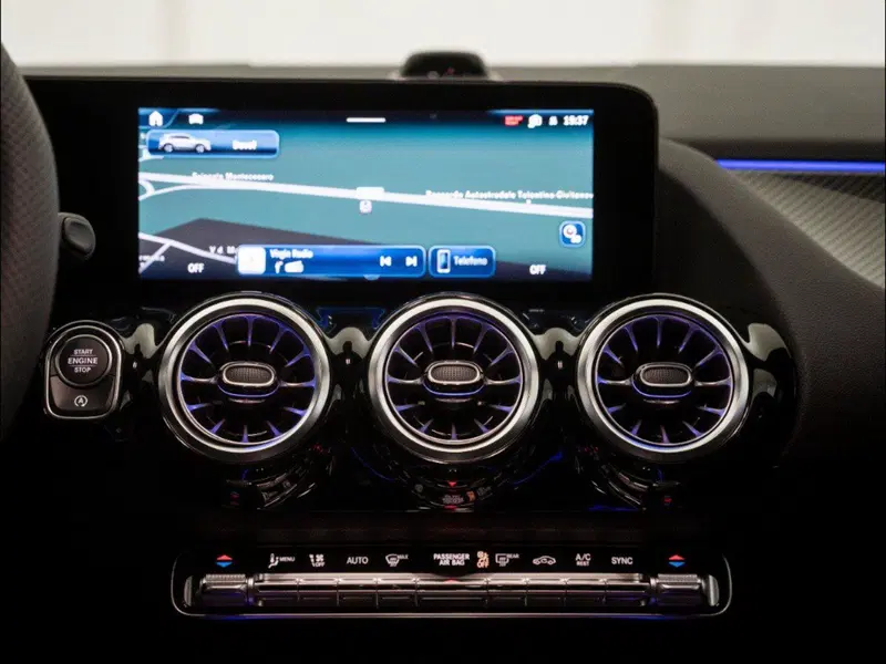 Mercedes-Benz GLA SUV nuova a Macerata (20)