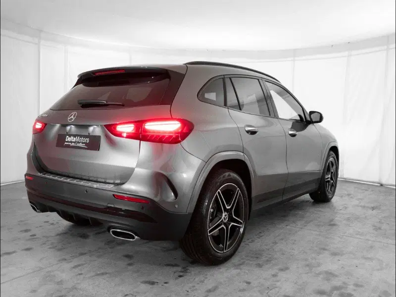 Mercedes-Benz GLA SUV nuova a Macerata (3)