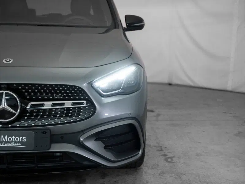Mercedes-Benz GLA SUV nuova a Macerata (6)