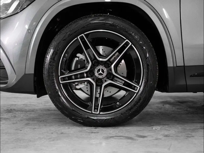 Mercedes-Benz GLA SUV nuova a Macerata (7)