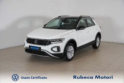 Volkswagen T-Roc 1.0 TSI Life del 2023 usata a Citta' della Pieve