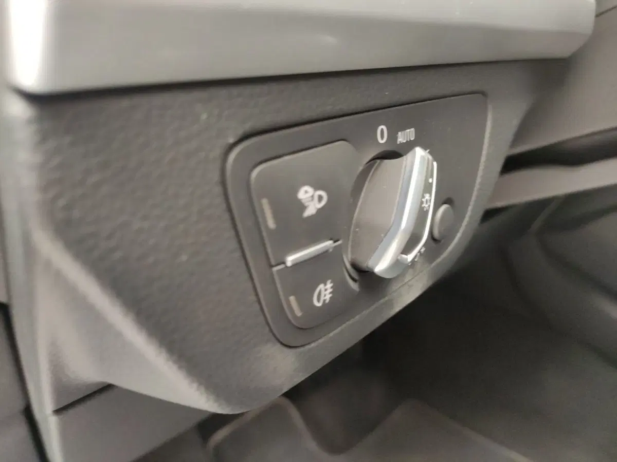 Audi Q4 Sportback usata a Avellino (19)