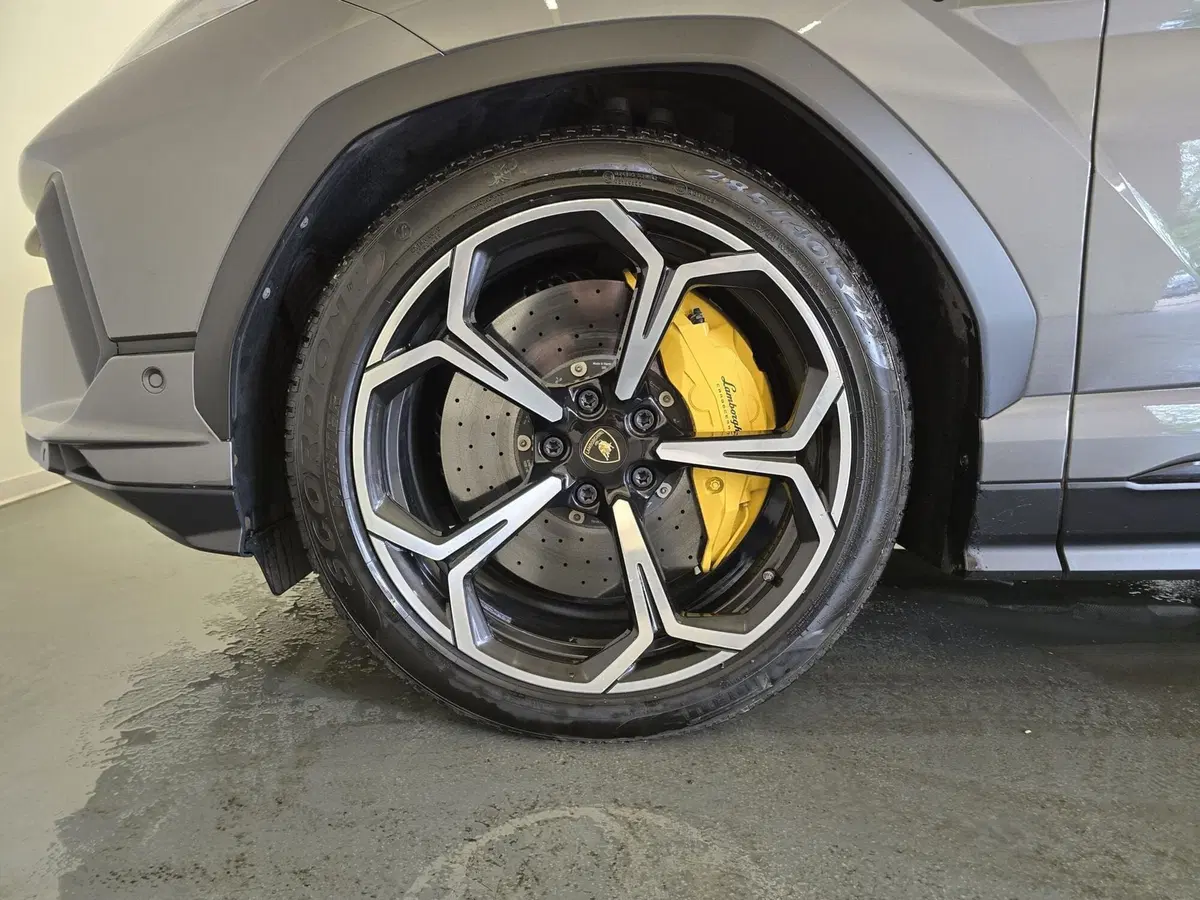 Lamborghini Urus usata a Bologna (9)