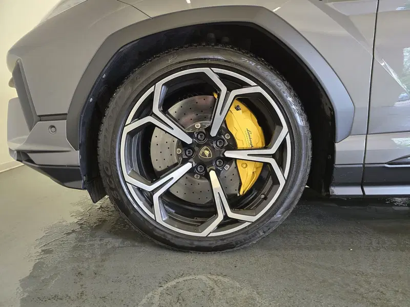 Lamborghini Urus usata a Bologna (9)