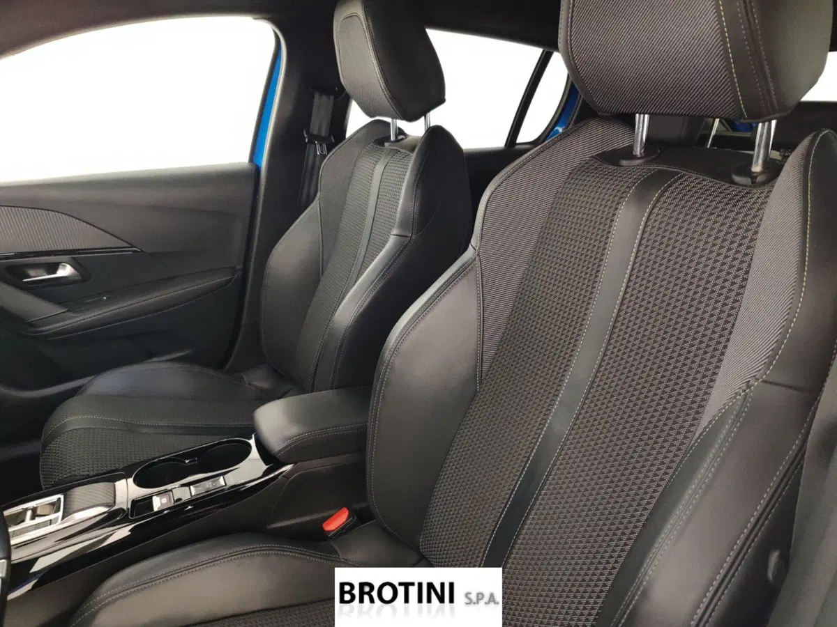 Peugeot 208 usata a La Spezia (9)