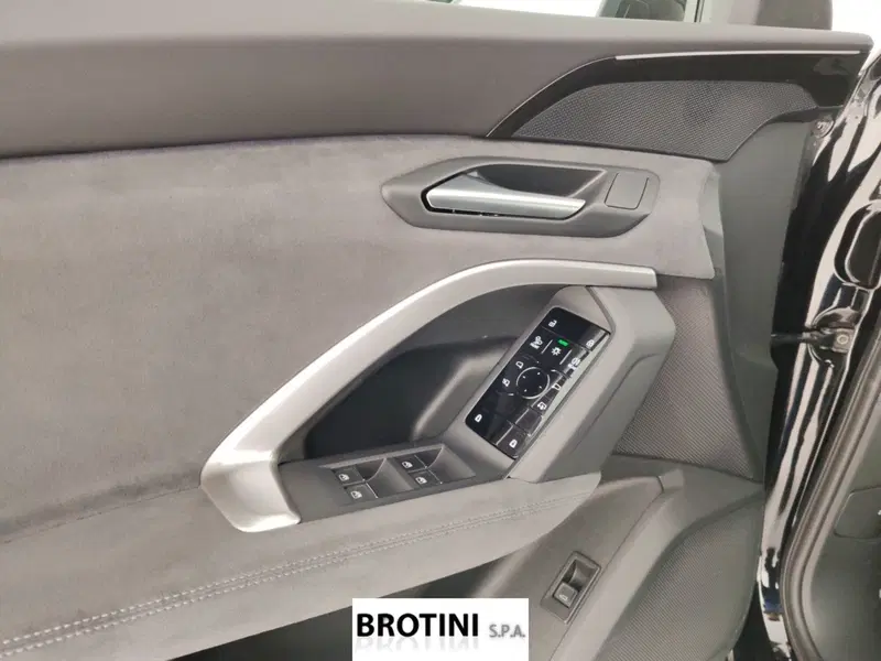 Audi SQ5 Sportback usata a Massa-Carrara (12)