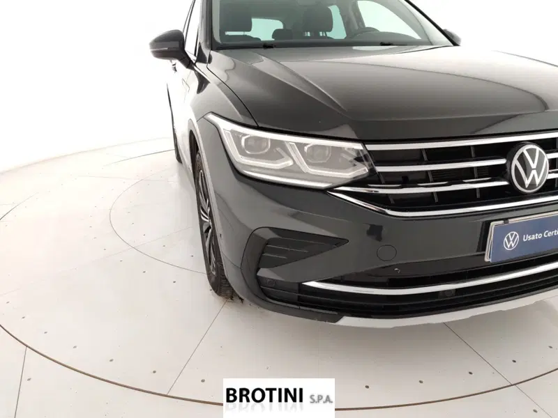 Volkswagen Tiguan usata a Massa-Carrara (5)