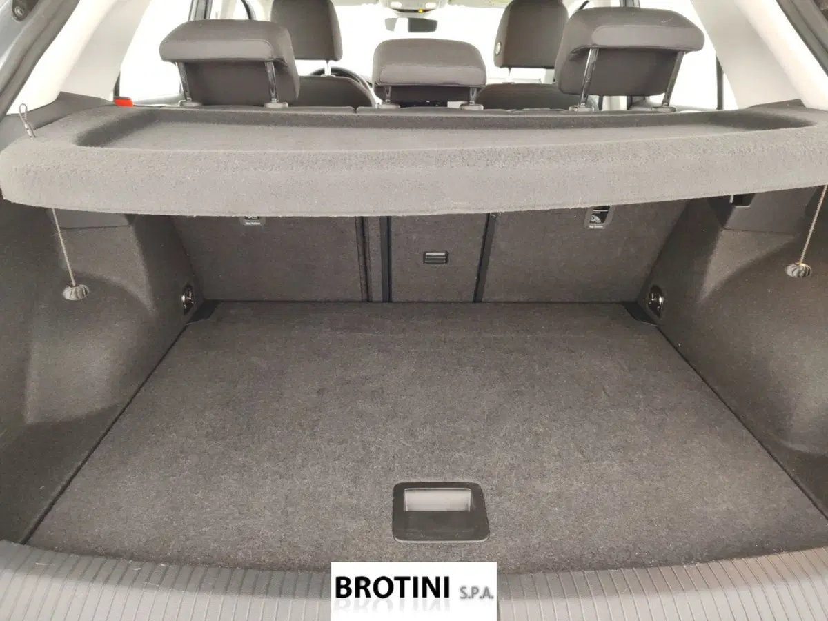 Volkswagen T-Roc usata a Massa-Carrara (15)