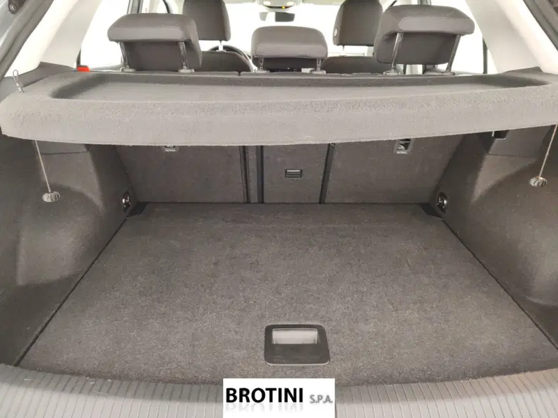 Volkswagen T-Roc usata a Massa-Carrara (15)