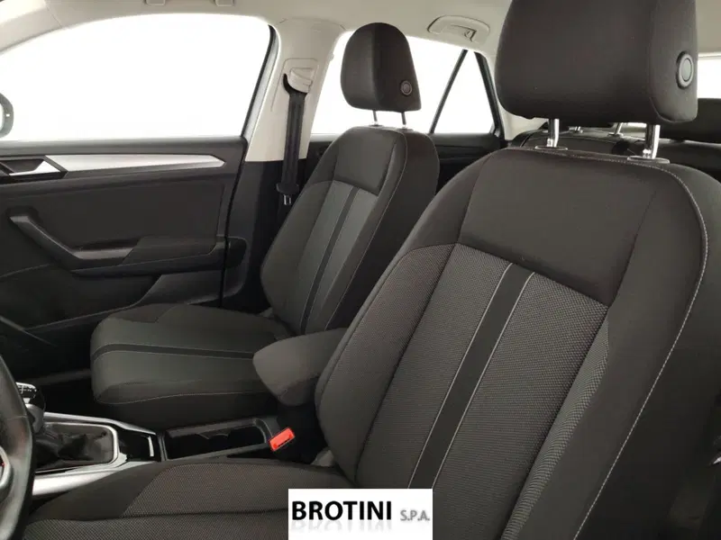 Volkswagen T-Roc usata a Massa-Carrara (9)