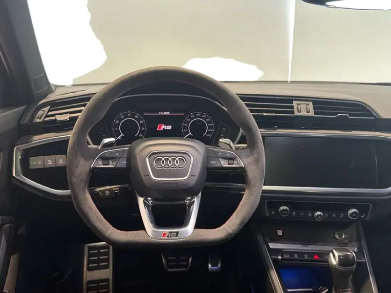 Audi RS Q3 Sportback usata a Napoli (10)