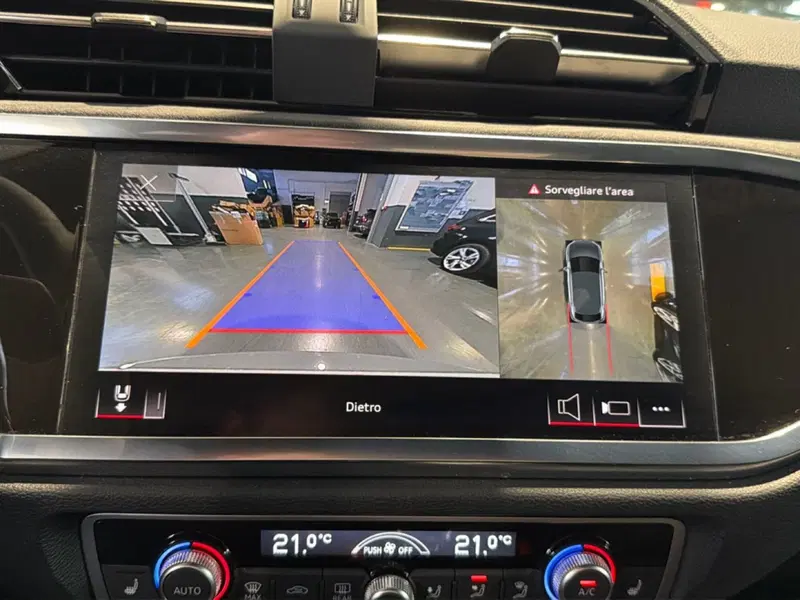 Audi RS Q3 Sportback usata a Napoli (14)