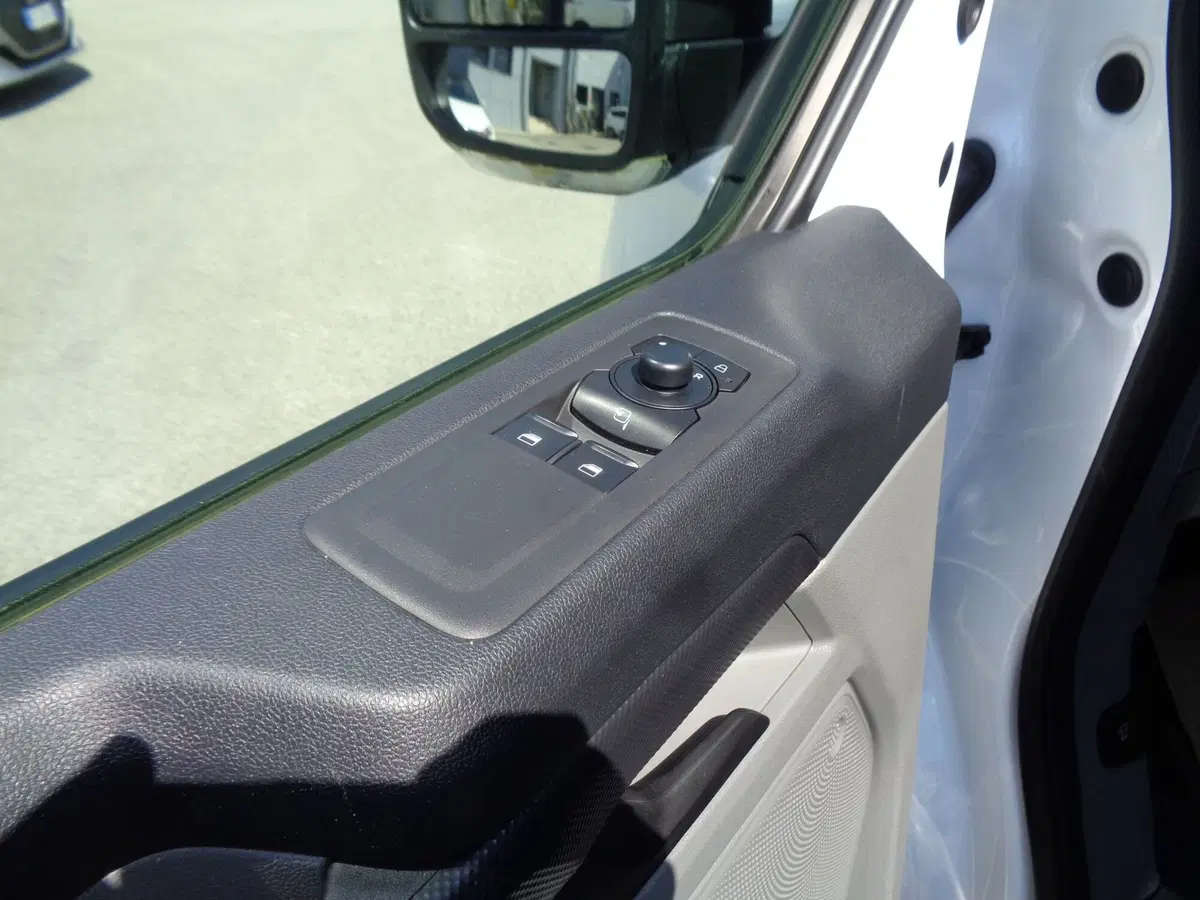 Ford Transit Custom Furgone usata a Treviso (9)