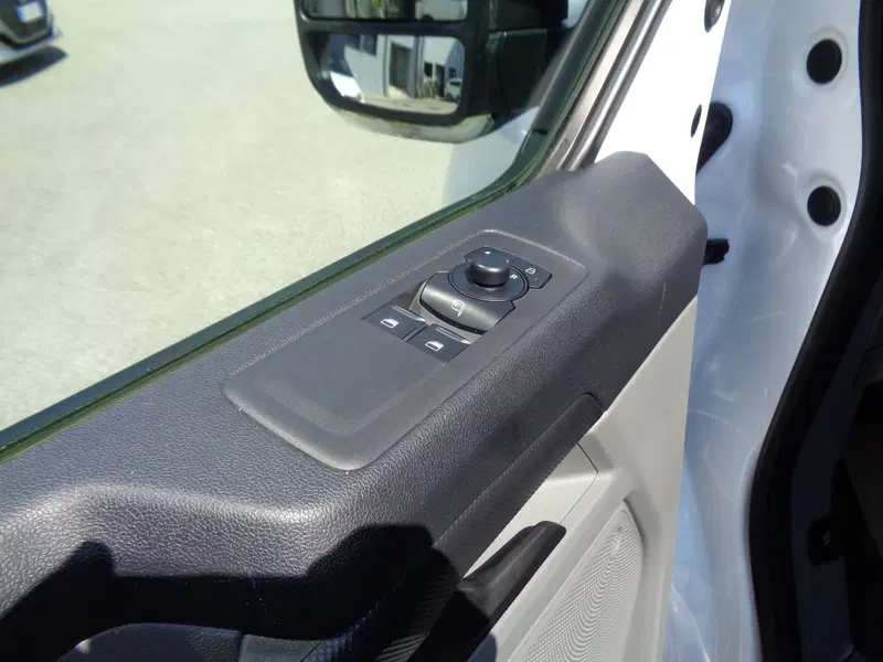 Ford Transit Custom Furgone usata a Treviso (9)