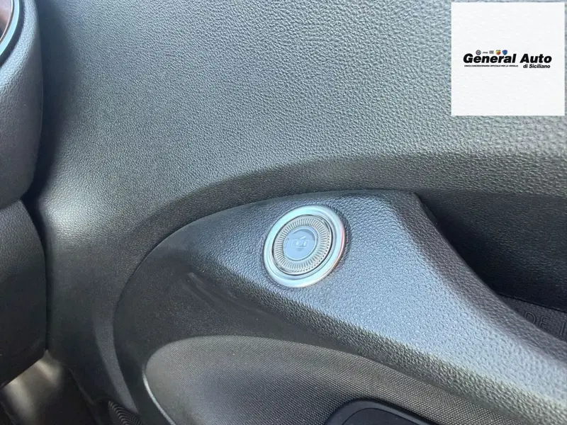 Fiat 500 nuova a Lucca (17)