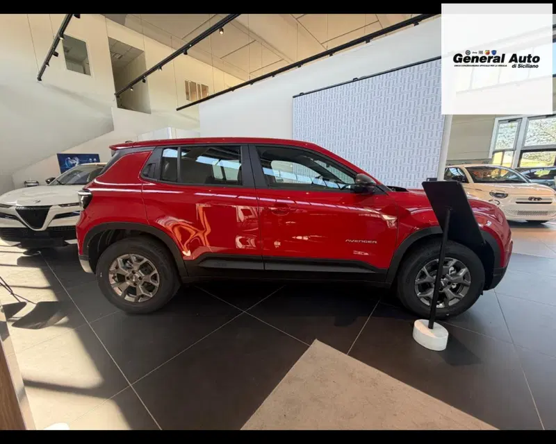 Jeep Avenger nuova a Lucca (8)