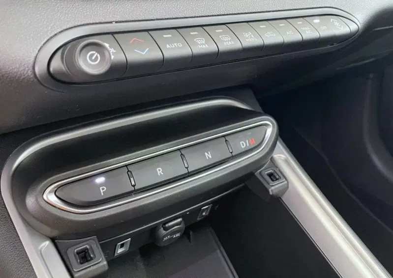 Jeep Avenger nuova a Perugia (17)