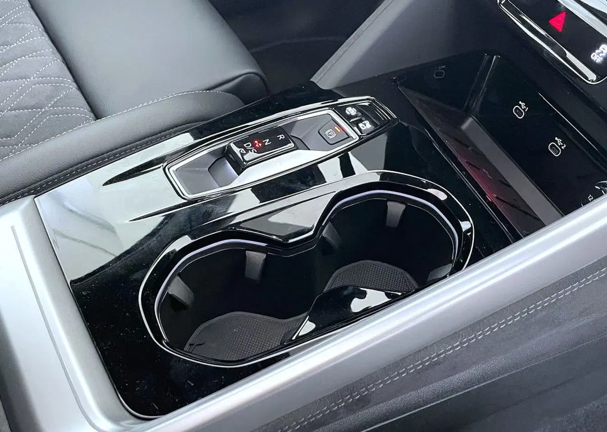 Audi Q4 Sportback nuova a Perugia (11)