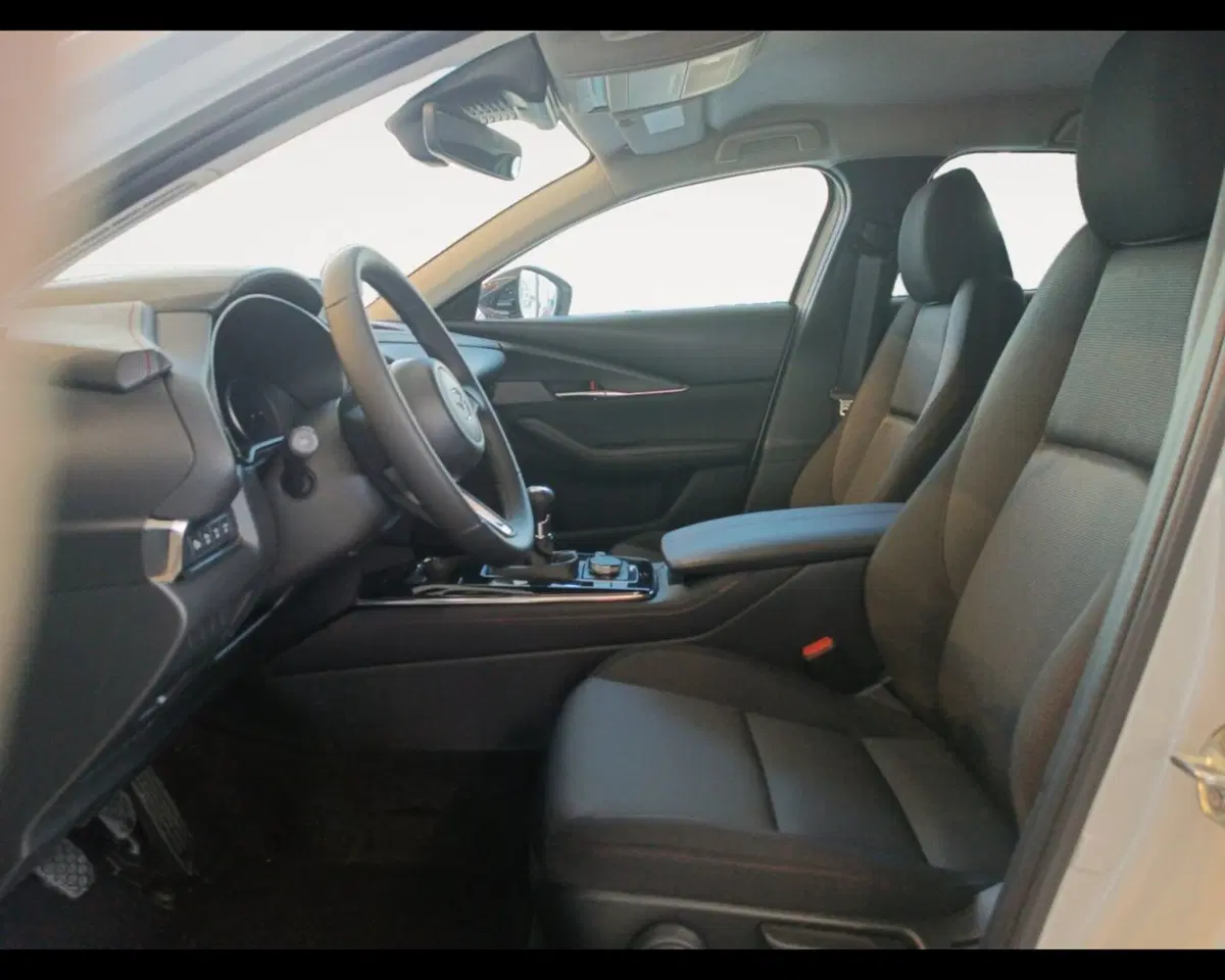 Mazda CX-30 nuova a Ravenna (9)