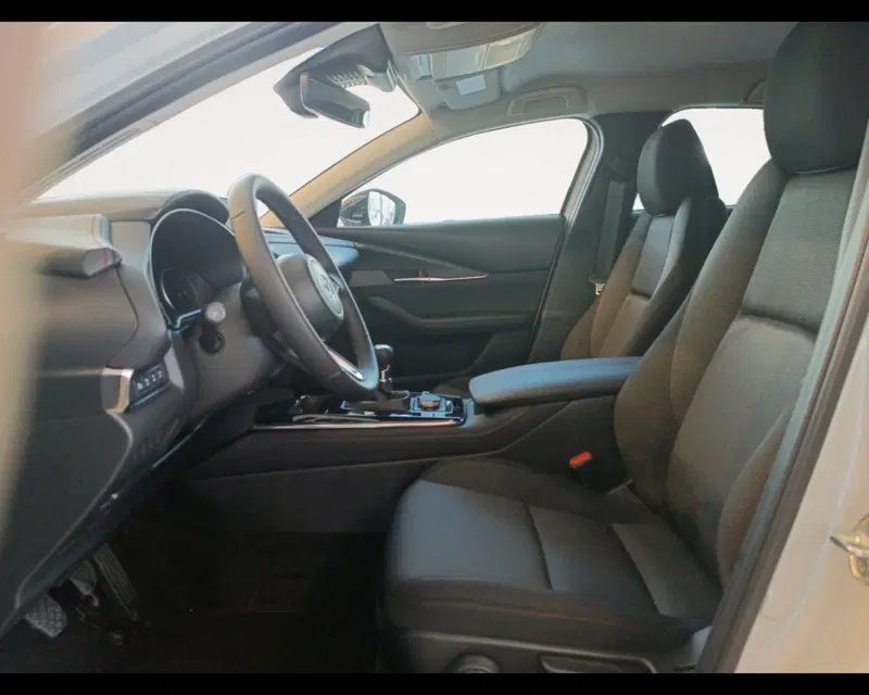 Mazda CX-30 nuova a Ravenna (9)