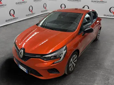 Renault Clio Full Hybrid E-Tech 140 CV 5 porte E-Tech del 2023 usata a Milano
