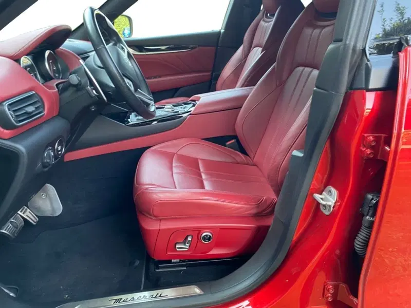 Maserati Levante usata a Salerno (6)