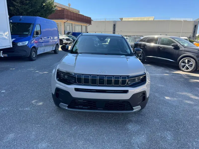 Jeep Avenger nuova a Salerno (9)