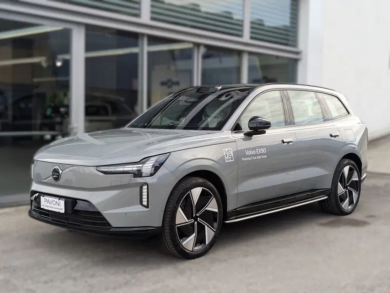 Volvo EX90 nuova a Pescara (2)