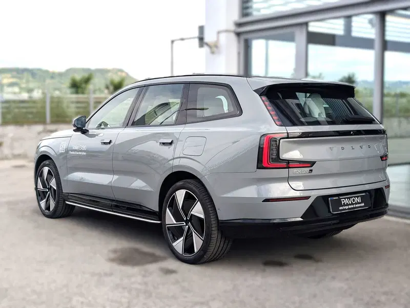 Volvo EX90 nuova a Pescara (4)
